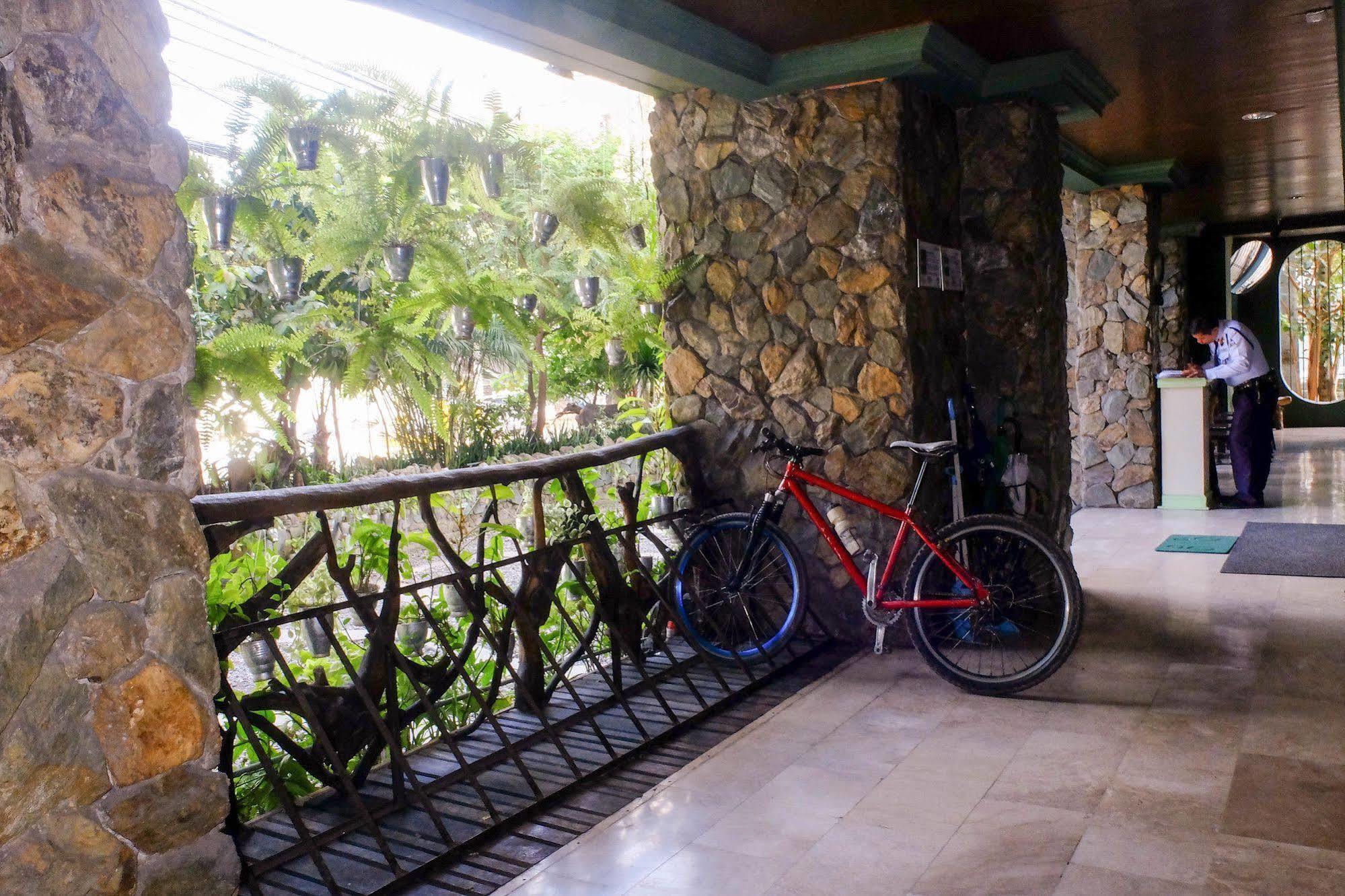 West Gorordo Hotel Cebu Eksteriør billede