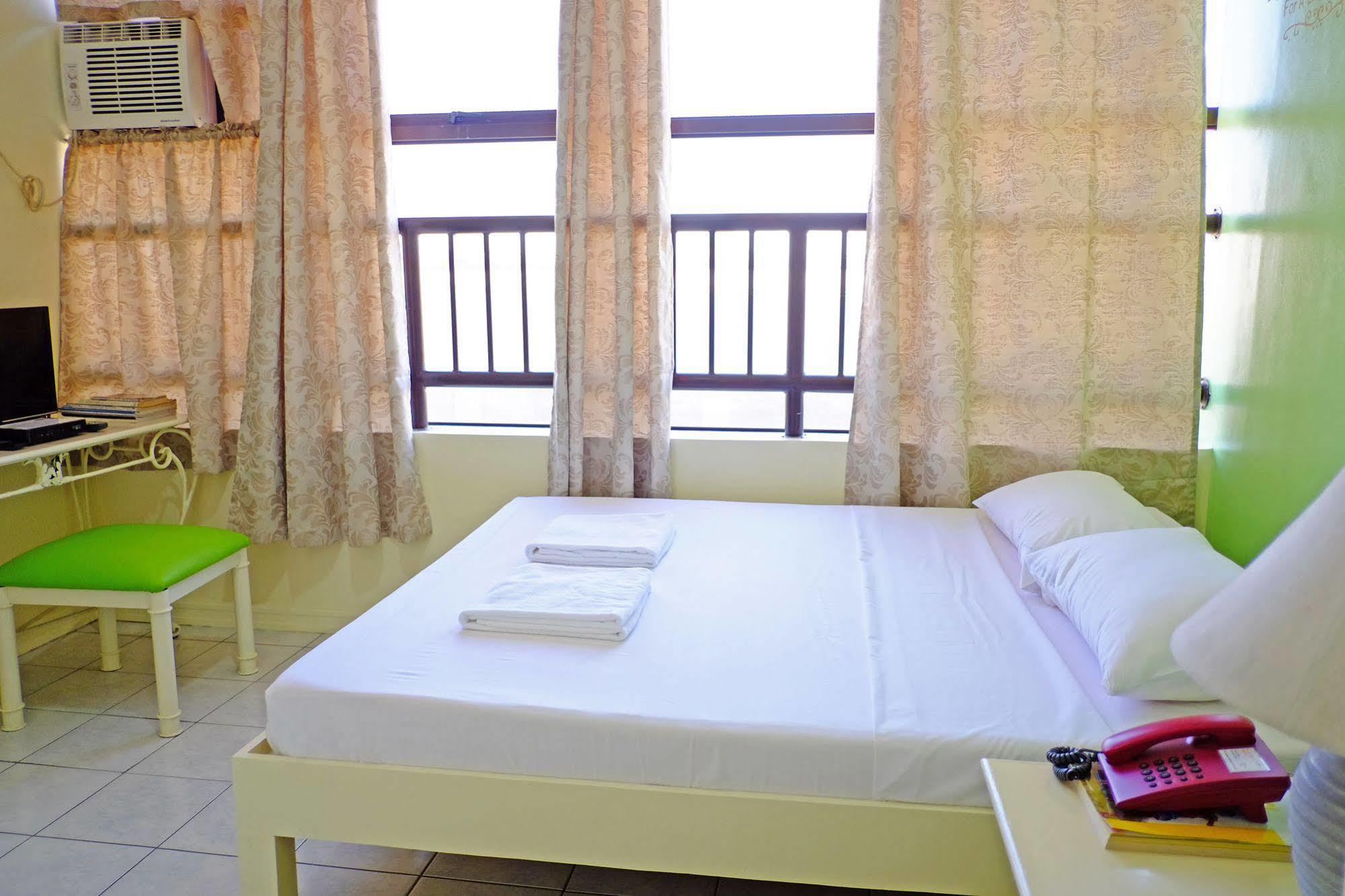 West Gorordo Hotel Cebu Eksteriør billede
